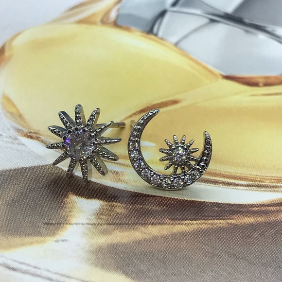 π Sterling Silver 925 Star βοΈ Moon π Stud Earrings - Picture 3 of 5